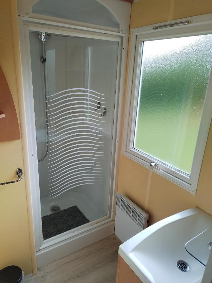 Mobil-Home Coin De Paradis En Cote D'Opale Sur Terrain Prive Et Sa Caravane Hermelinghen Exterior photo